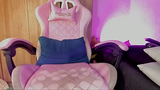 emily lady20 online show from 02/07/25, 09:58