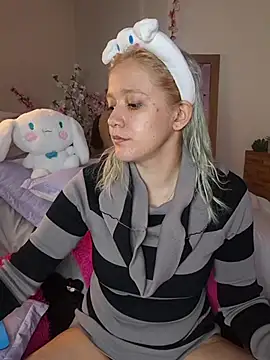 NaomiShimizu online show from 11/20/25, 09:36