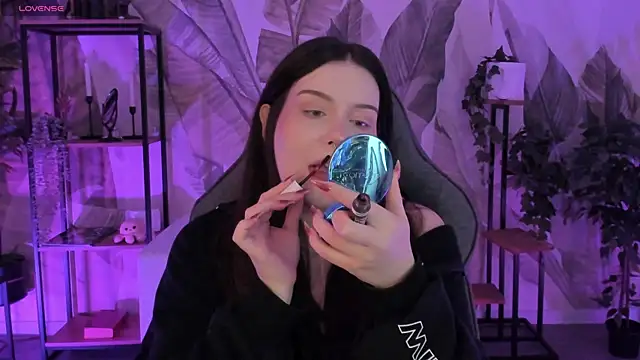 CoralineKeyns online show from 09/27/25, 05:12