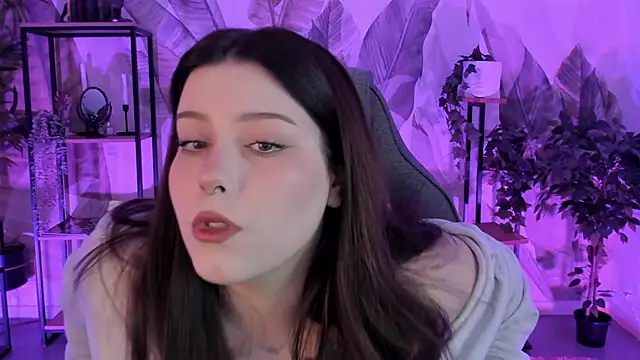 CoralineKeyns online show from 09/30/25, 05:23