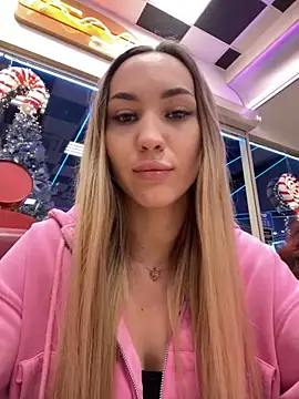 Lunalikaiya online show from 11/19/25, 02:39