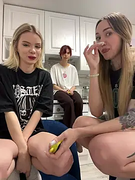 Lunalikaiya online show from 04/24/26, 04:31