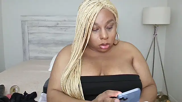 Carmen Cream online show from 11/13/25, 05:50