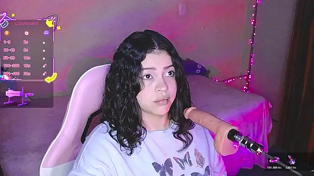 kim saenz20 online show from 11/11/25, 06:35