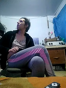 Snapshot of Cameron_puppy chatting on 03/06/25, 04:52 Cameron puppy online show from 03/06/25, 04:52