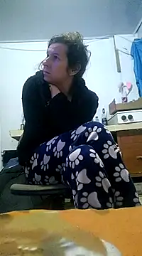 Snapshot of Cameron_puppy chatting on 03/06/25, 07:57 Cameron puppy online show from 03/06/25, 07:57