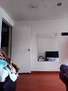 Snapshot of Cameron_puppy chatting on 09/19/25, 07:25 Cameron puppy online show from 09/19/25, 07:25
