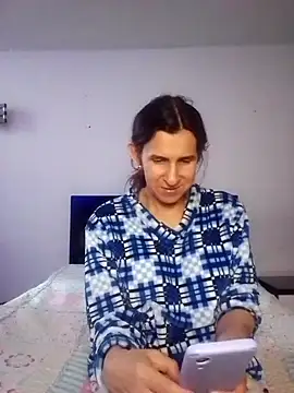 Snapshot of Cameron_puppy chatting on 10/04/25, 10:08 Cameron puppy online show from 10/04/25, 10:08
