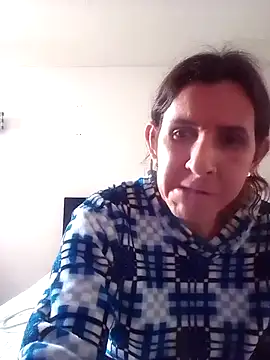 Snapshot of Cameron_puppy chatting on 10/14/25, 04:30 Cameron puppy online show from 10/14/25, 04:30