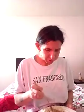 Snapshot of Cameron_puppy chatting on 10/20/25, 08:31 Cameron puppy online show from 10/20/25, 08:31