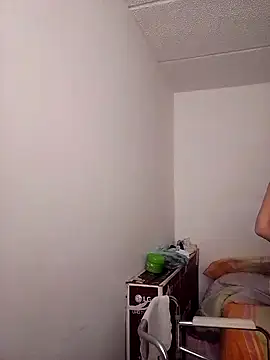 Snapshot of Cameron_puppy chatting on 10/21/25, 05:35 Cameron puppy online show from 10/21/25, 05:35