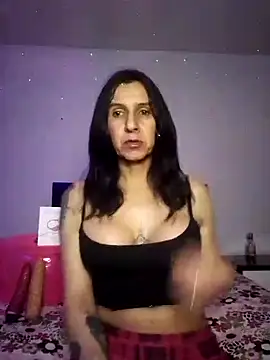 Snapshot of Cameron_puppy chatting on 10/22/25, 06:35 Cameron puppy online show from 10/22/25, 06:35