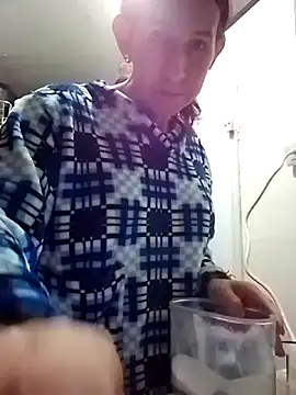 Snapshot of Cameron_puppy chatting on 10/26/25, 09:31 Cameron puppy online show from 10/26/25, 09:31