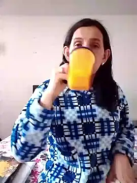 Snapshot of Cameron_puppy chatting on 10/30/25, 07:25 Cameron puppy online show from 10/30/25, 07:25