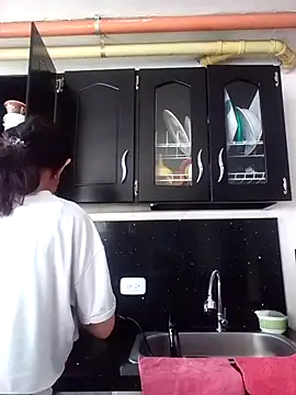 Snapshot of Cameron_puppy chatting on 11/14/25, 08:29 Cameron puppy online show from 11/14/25, 08:29