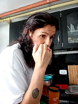 Snapshot of Cameron_puppy chatting on 11/24/25, 05:34 Cameron puppy online show from 11/24/25, 05:34