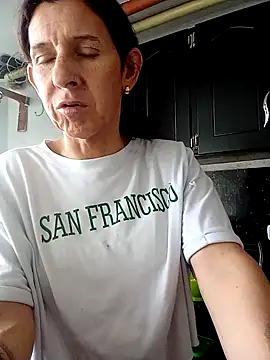 Snapshot of Cameron_puppy chatting on 11/25/25, 08:31 Cameron puppy online show from 11/25/25, 08:31