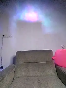 Snapshot of Cameron_puppy chatting on 12/16/25, 06:51 Cameron puppy online show from 12/16/25, 06:51