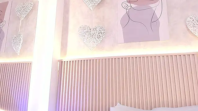 daiana curly online show from 10/06/25, 07:44