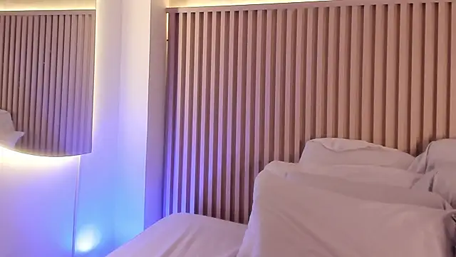 daiana curly online show from 10/13/25, 08:09