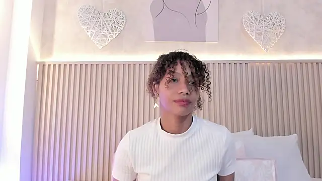 daiana curly online show from 10/24/25, 07:54