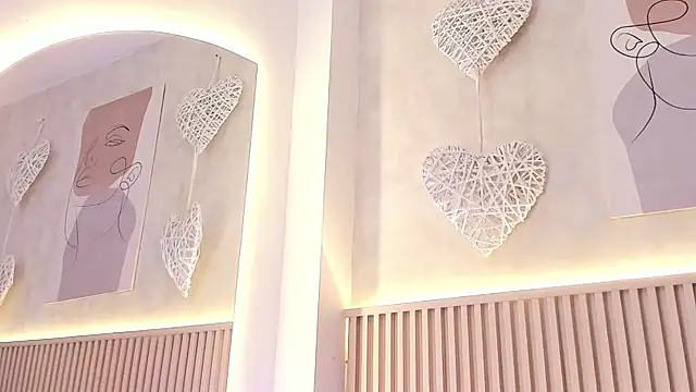 daiana curly online show from 11/22/25, 07:46