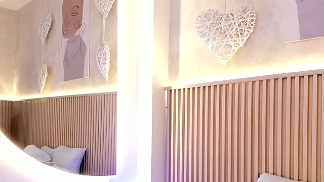 daiana curly online show from 02/02/26, 07:45