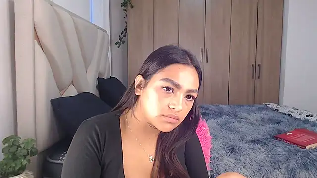 fairylatin222 online show from 03/19/25, 11:17