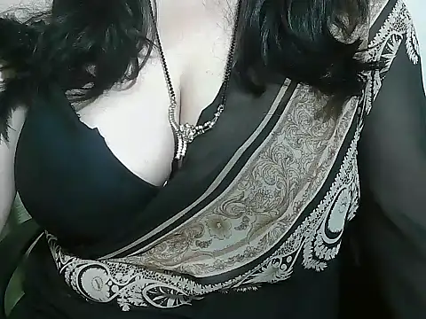Snapshot of rehana_housewife chatting on 05/20/26, 03:45 rehana housewife online show from 05/20/26, 03:45