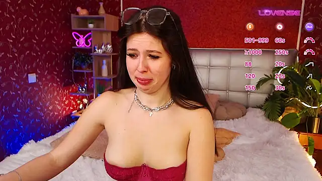 Snapshot of JulieHeets chatting on 02/15/25, 11:28 JulieHeets online show from 02/15/25, 11:28