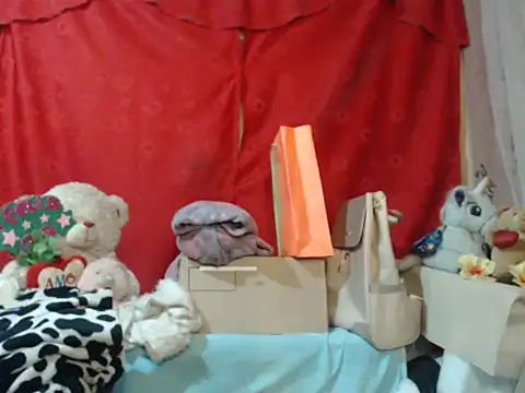 hottieperla online show from 11/17/25, 06:35