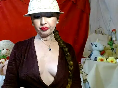 hottieperla online show from 02/11/26, 07:41