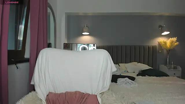 Awesome Jolie online show from 09/17/25, 07:10