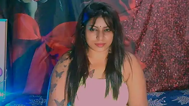 Snapshot of RoyalIndianCreamPuff chatting on 02/06/25, 06:02 RoyalIndianCreamPuff online show from 02/06/25, 06:02