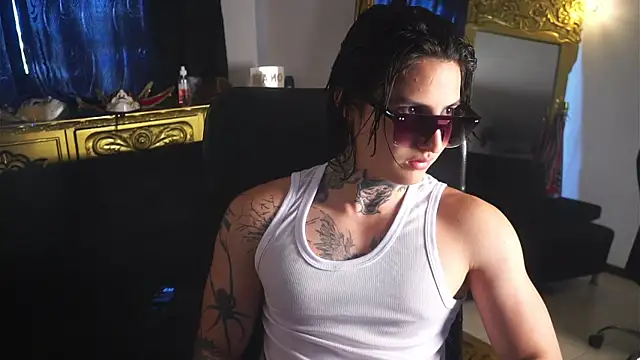 dantecoppolaa  online show from 02/01/25, 07:34