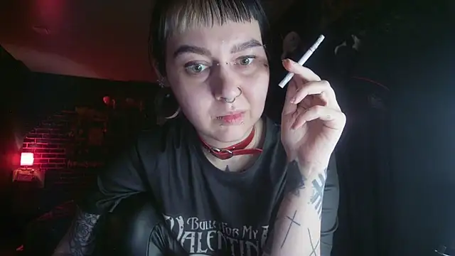 Snapshot of MoorderxDoll chatting on 02/13/25, 10:54 MoorderxDoll online show from 02/13/25, 10:54