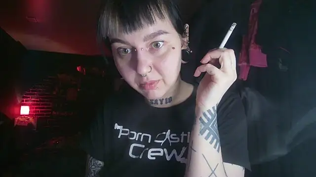 Snapshot of MoorderxDoll chatting on 03/15/25, 10:33 MoorderxDoll online show from 03/15/25, 10:33