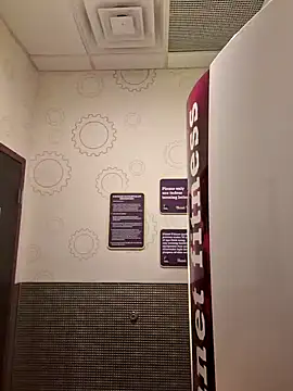 John19893 online show from 02/09/25, 01:11