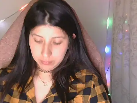 Snapshot of has_Zky chatting on 12/14/25, 01:00 has Zky online show from 12/14/25, 01:00