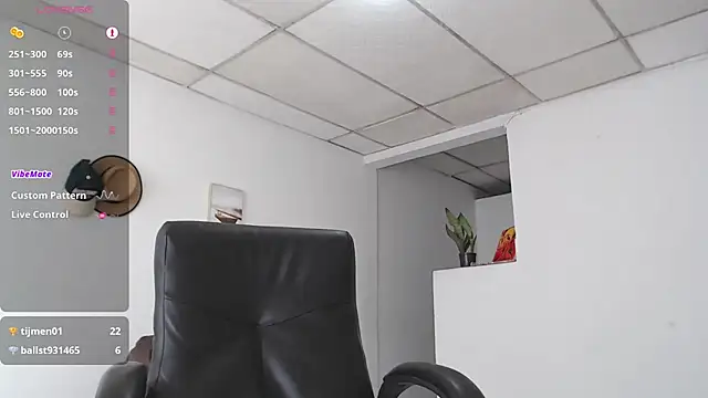 Aaronblack1  online show from 09/12/25, 01:11