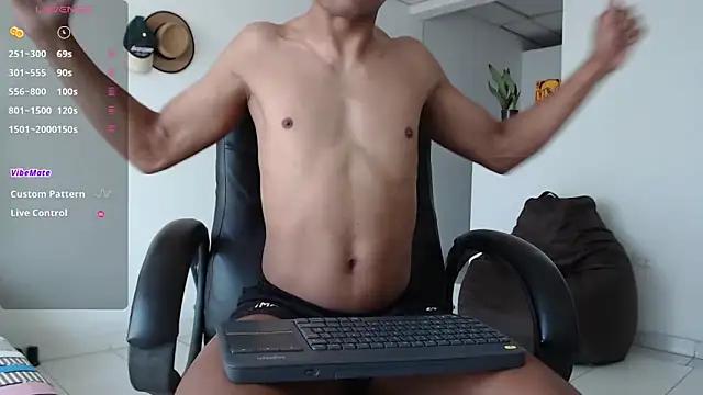 Aaronblack1  online show from 09/15/25, 02:17