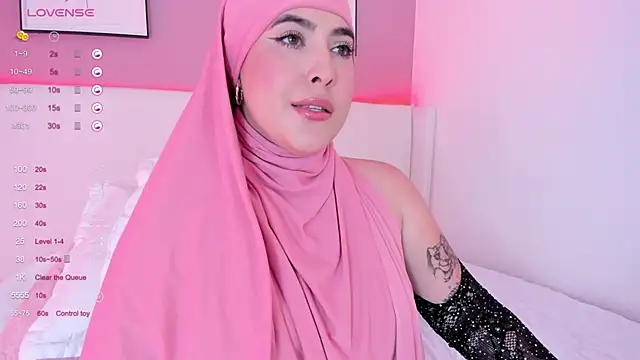 Snapshot of zahida_s chatting on 02/13/25, 10:11 zahida s online show from 02/13/25, 10:11