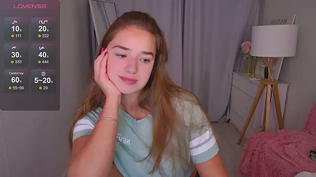 LovelyJessie online show from 04/28/26, 01:49