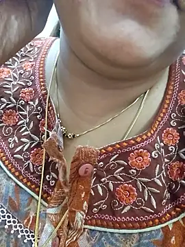 Snapshot of Marathi_rohini1 chatting on 10/24/25, 06:59 Marathi rohini1 online show from 10/24/25, 06:59