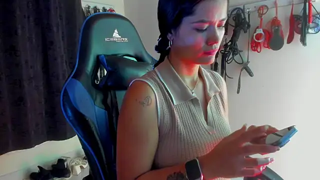 scarlet-kennedy98 online show from 11/04/25, 10:20