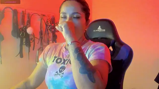 Snapshot of scarlet-kennedy98 chatting on 07/16/26, 08:26 scarlet-kennedy98 online show from 07/16/26, 08:26