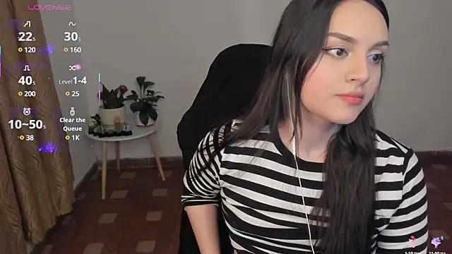 Snapshot of anaveleeez chatting on 02/28/25, 02:31 anaveleeez online show from 02/28/25, 02:31