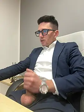 Snapshot of masterboss_ chatting on 02/10/25, 12:39 masterboss  online show from 02/10/25, 12:39