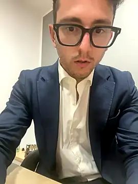 Snapshot of masterboss_ chatting on 10/23/25, 11:53 masterboss  online show from 10/23/25, 11:53
