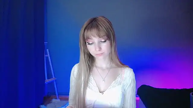 LuciaYoung online show from 03/11/25, 10:31